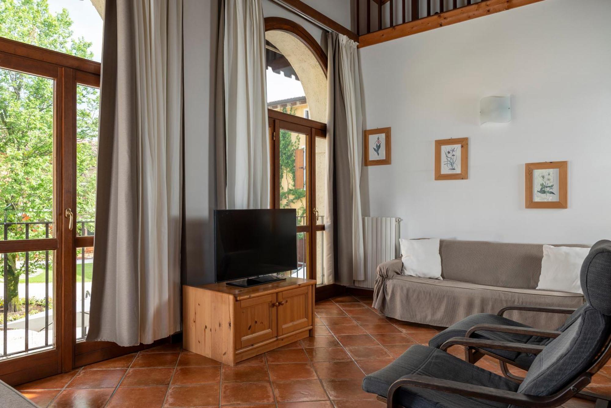 Agriturismo La Filanda Манерба-дель-Гарда Экстерьер фото
