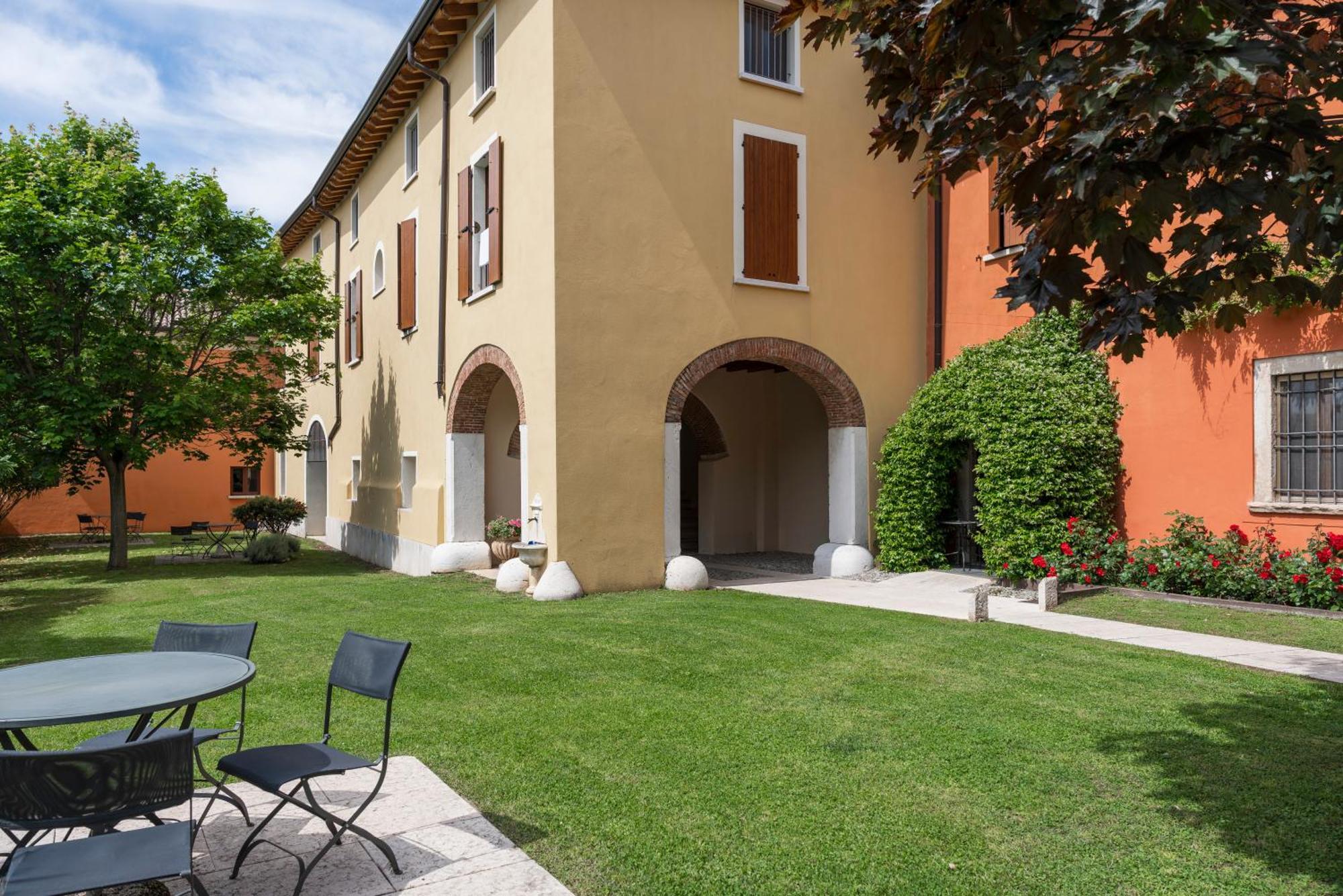 Agriturismo La Filanda Манерба-дель-Гарда Экстерьер фото