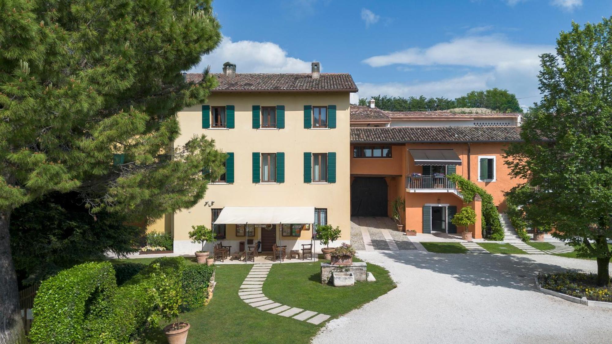 Agriturismo La Filanda Манерба-дель-Гарда Экстерьер фото